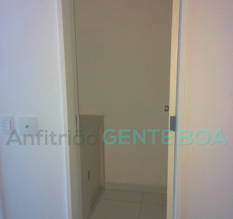 Assembléia 10 Ed. Candido Mendes, excelente sala com vistão.