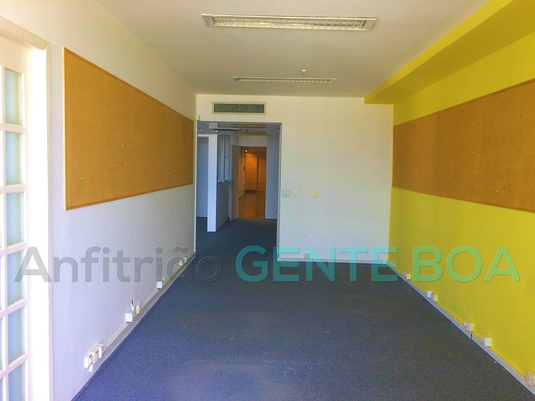 Assembléia 10 Ed. Candido Mendes, excelente sala com vistão.