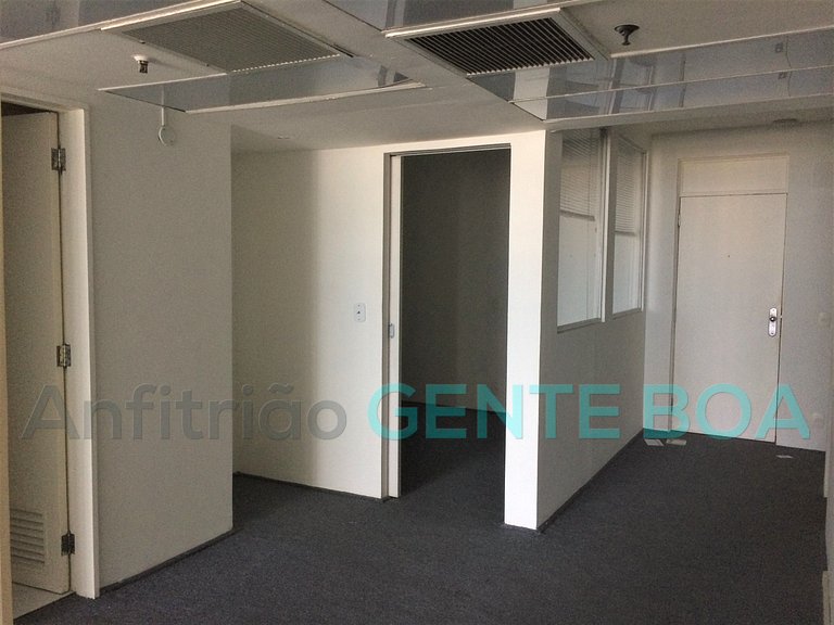 Assembléia 10 Ed. Candido Mendes, excelente sala com vistão.