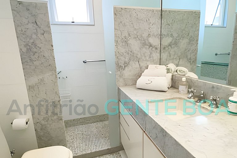 LEBLON THE CLARIDGE VIP Amazing Location and View