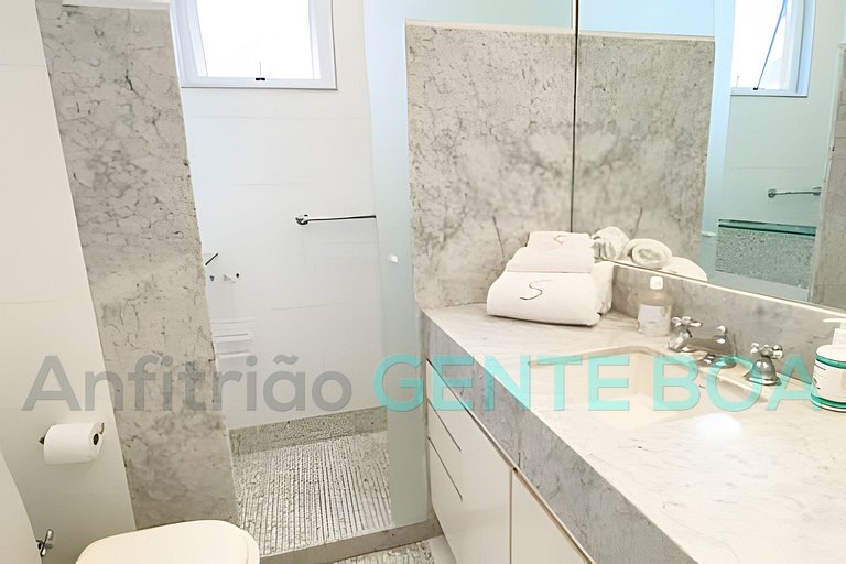 LEBLON THE CLARIDGE VIP Amazing Location and View