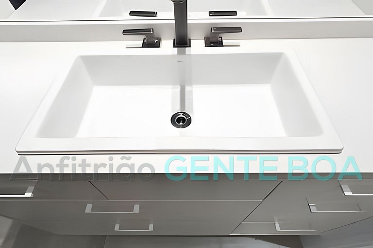 Leblon Espetacular 3Q 300m Praia