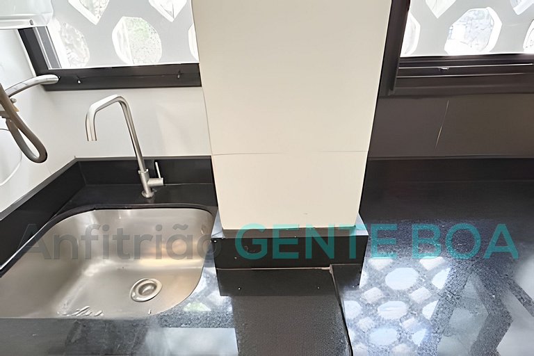 Leblon Espetacular 3Q 300m Praia