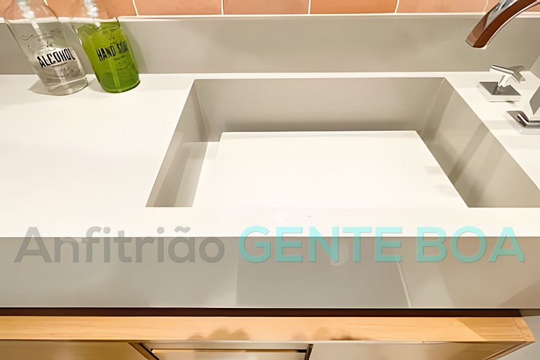 Ipanema Studio Novo 
180 m Praia