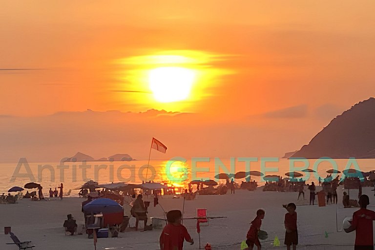 Ipanema Studio Novo 
180 m Praia